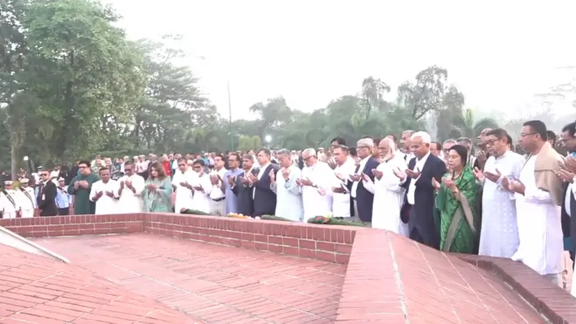 স্বাধীনতা দিবসে জাতীয় স্মৃতিসৌধে শ্রদ্ধা জানালো বিএনপি